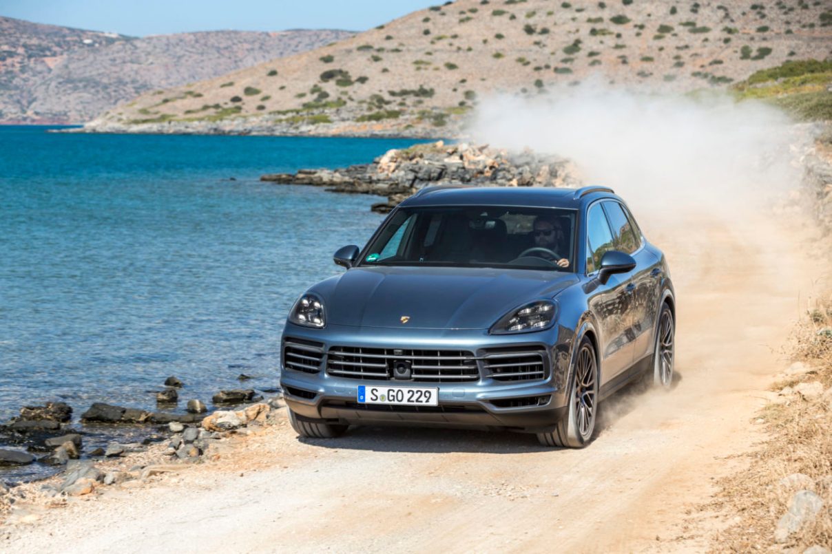 Porsche Macan Porsche Cayenne 2020