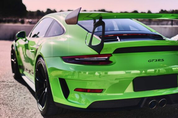 Green Porsche 911 GT3
