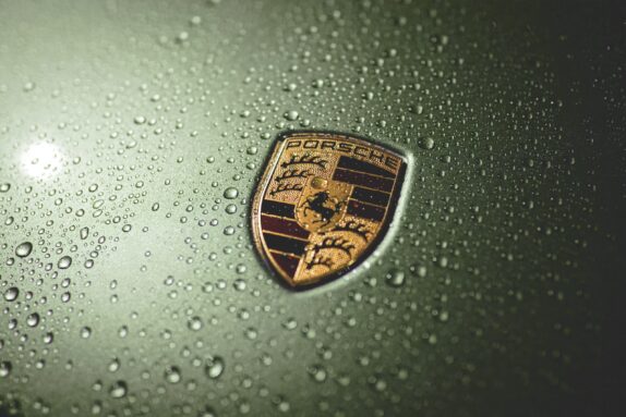 Porsche Header